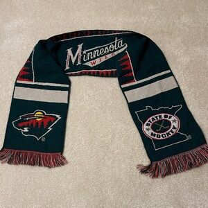 Bam Bams Minnesota Wildcats hockey scarf approx 56”